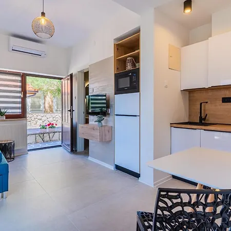 Apartments Ivanka Cres Exterior photo